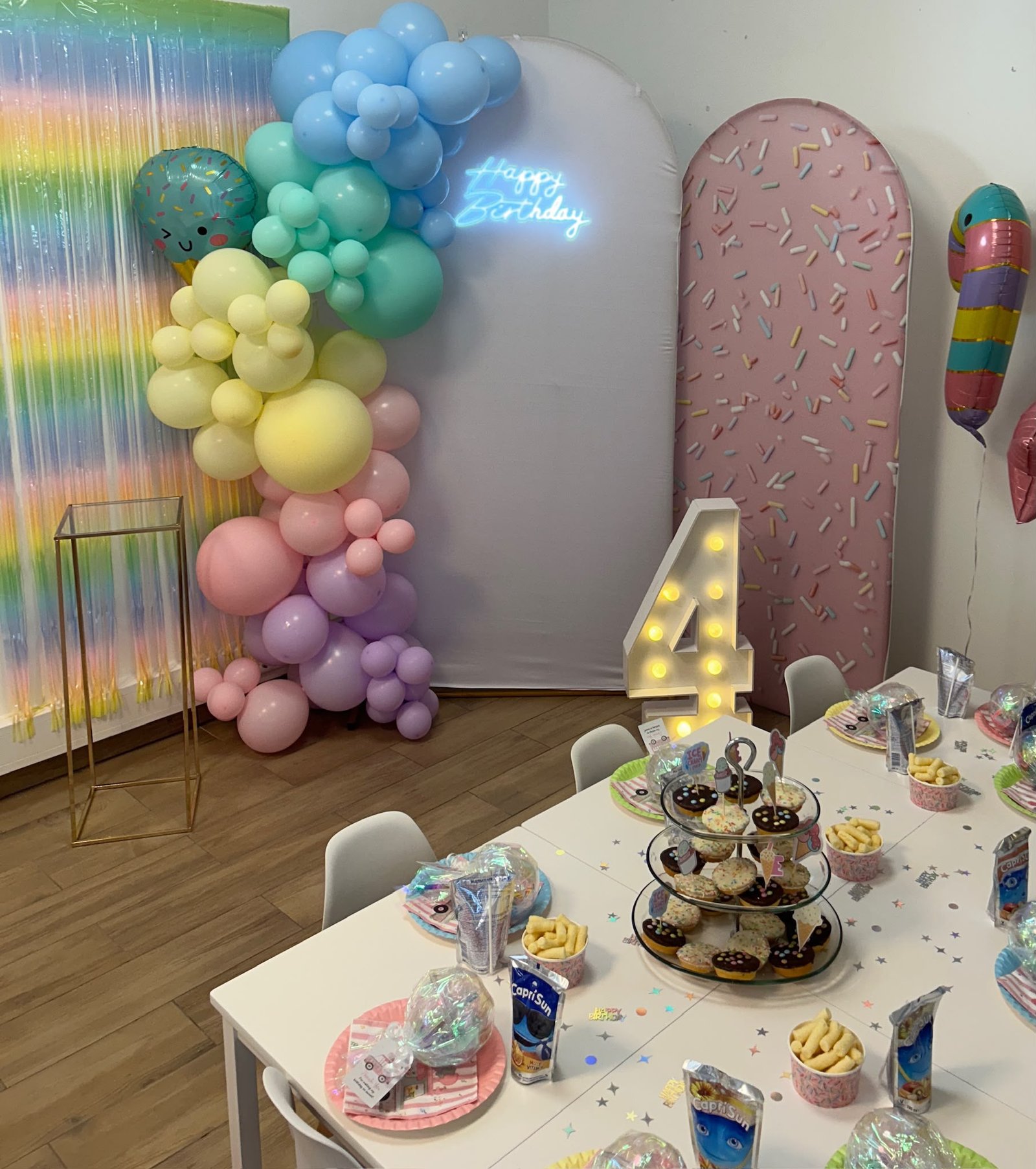 Geburtstagsdekoration im WOLKELINO Kinderpartyraum in Schwechat